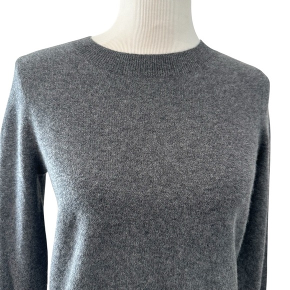 Agua Bloomingdale’s Gray Cashmere Women's Sweater - Picture 7 of 13